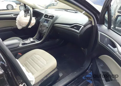 2020 Ford Fusion S z USA, uszkodzony, nr VIN 3FA6P0G79LR232986